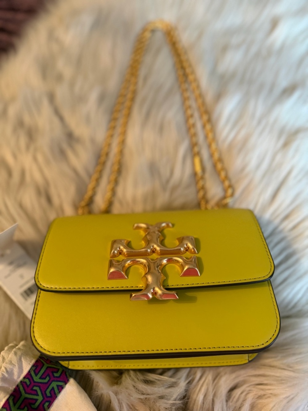 Tory Burch Small Eleanor Chain Crossbody with Gold Logo. - Picture 9 of 16